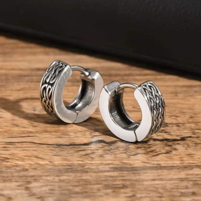 Vintage-style Round Huggies Earrings - Image 4