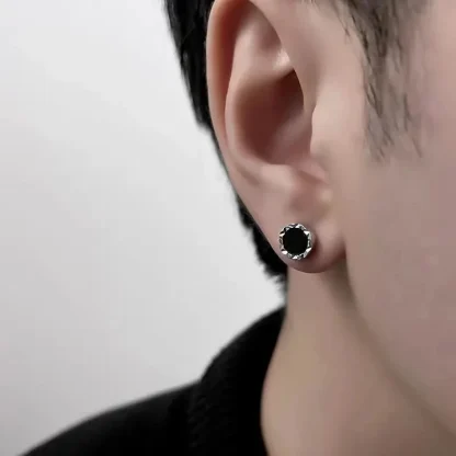 Earrings with Round Black Geometry Design
