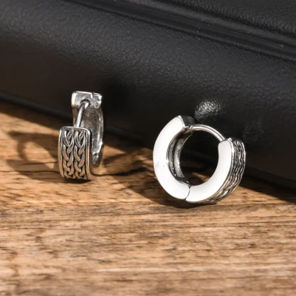 Vintage-style Round Huggies Earrings - Image 6