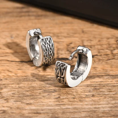 Vintage-style Round Huggies Earrings - Image 5