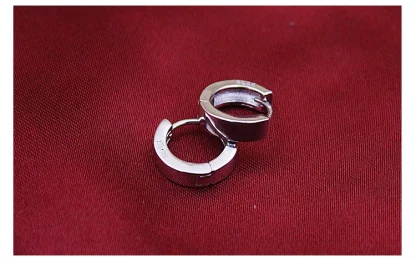 Sleek Hoop Earrings with Shiny Design - Image 7