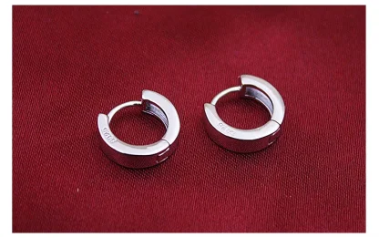 Sleek Hoop Earrings with Shiny Design - Image 12