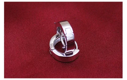 Sleek Hoop Earrings with Shiny Design - Image 11