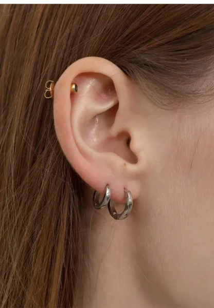 Minimalist Hoop Earrings with Thick Design - Image 9